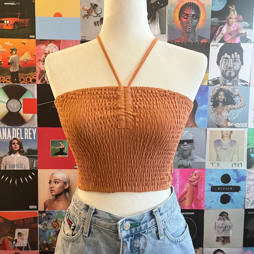 Forever 21 Burnt Orange Knitted Halter Crop Top - New Without Tags 🍊🤍